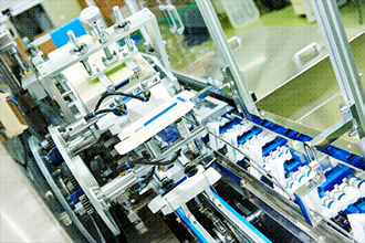 roboty przemysłowe, ciągi technologiczne, systemy produkcyjne